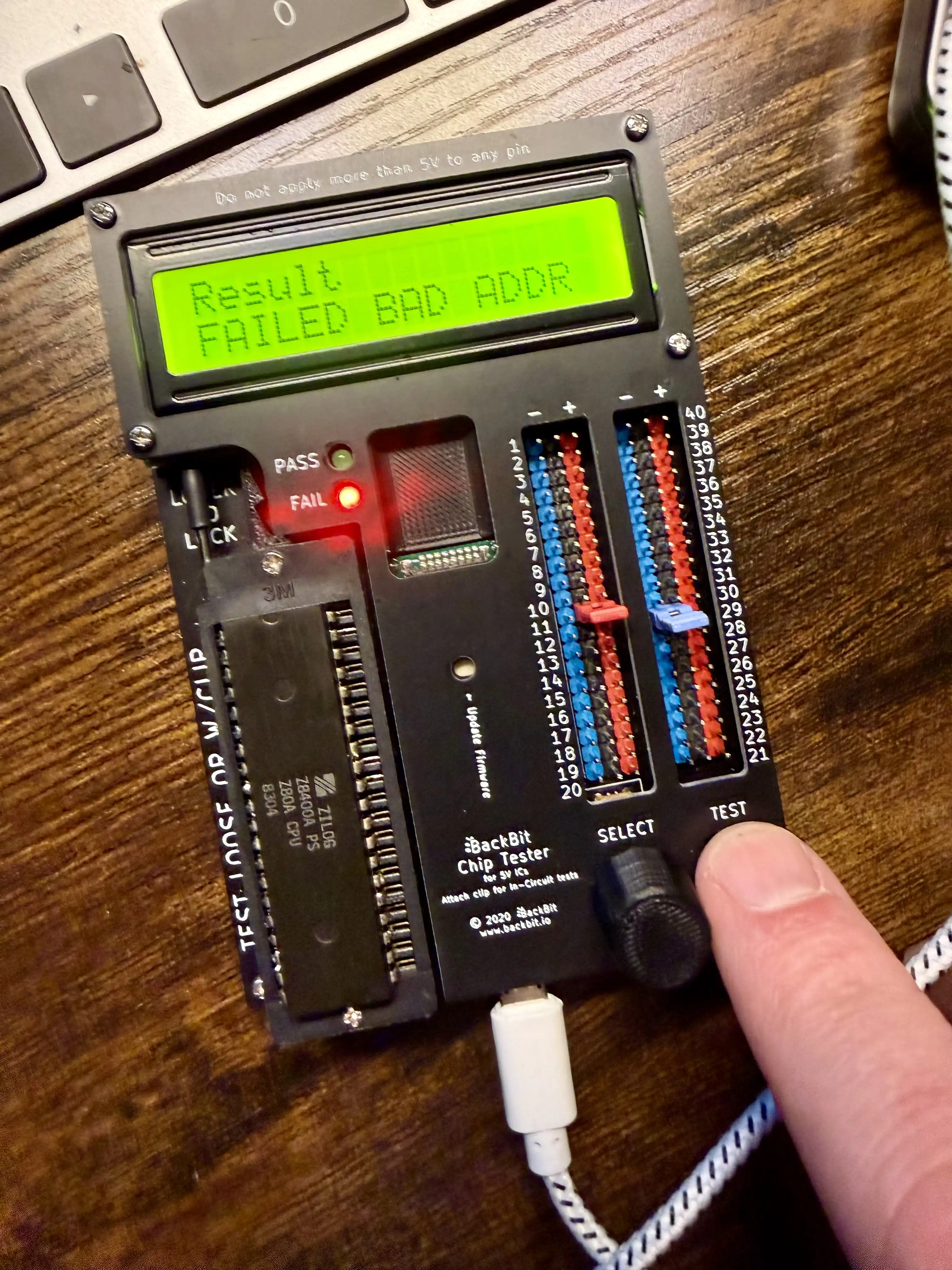 The original Z80A out of the 2068, in the BackBit tester. FAIL light on, BAD ADDR on the LCD. Date code 8304, week 4 of 1983.